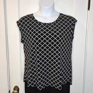 Elle Black & White Lattice Pattern Women's Top - Size Large